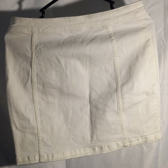 FREE PEOPLE - MINISKIRT - OFF-WHITE - SIZE 10 (EUC) - Picture 2 of 3